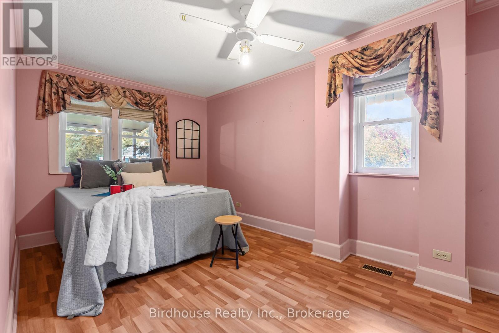 147 East Street North, Kawartha Lakes, ON photo 18