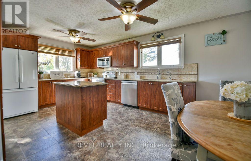 356 SHUB AVENUE - 3
