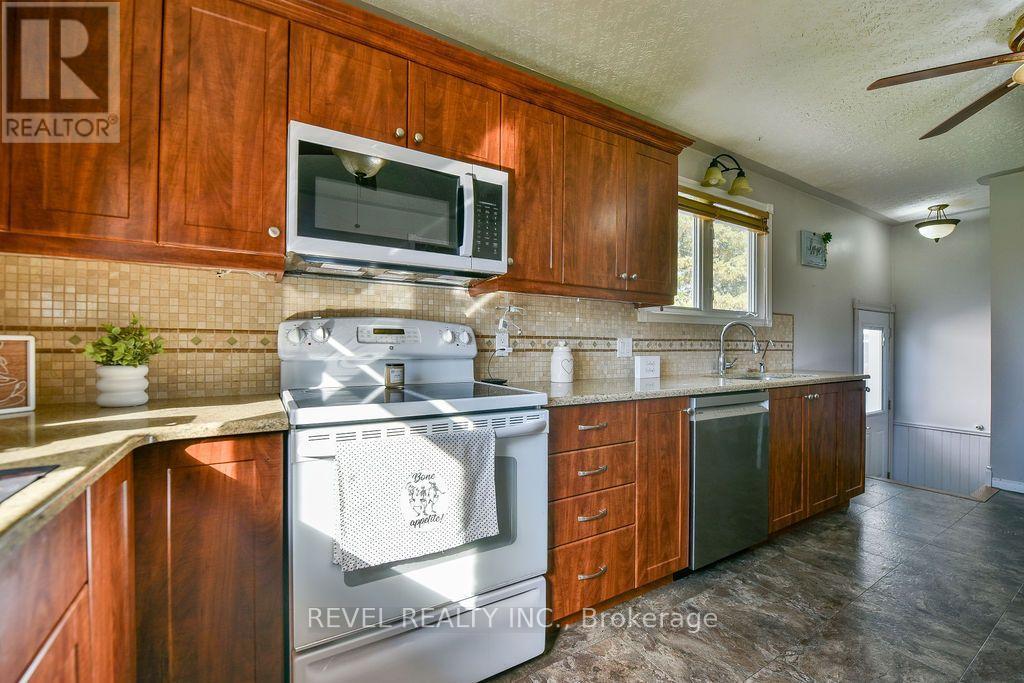 356 SHUB AVENUE - 5