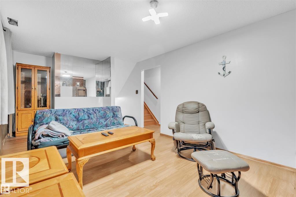 42204B TWP RD 624 - 17