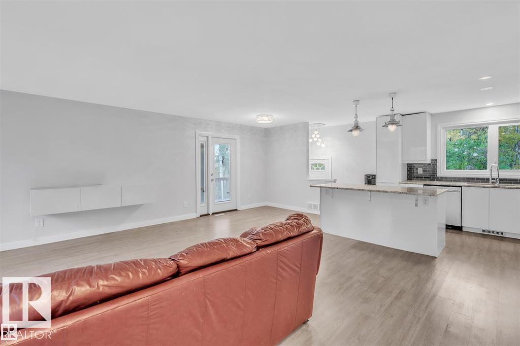 42204B TWP RD 624 - 7