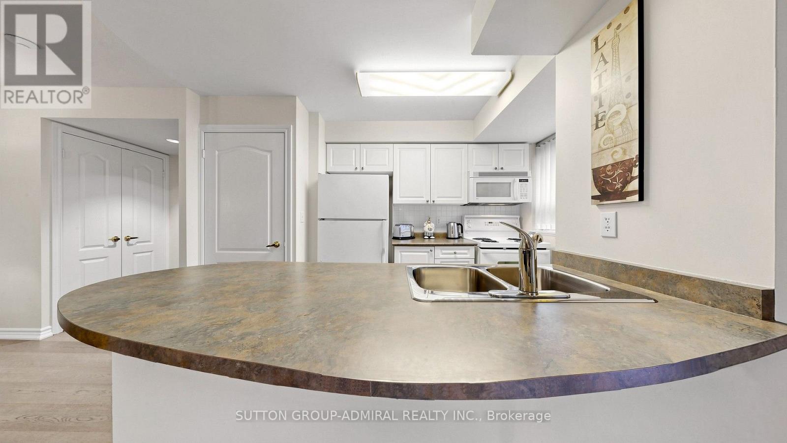 701- 30 Hayden Street, Toronto, ON photo 15