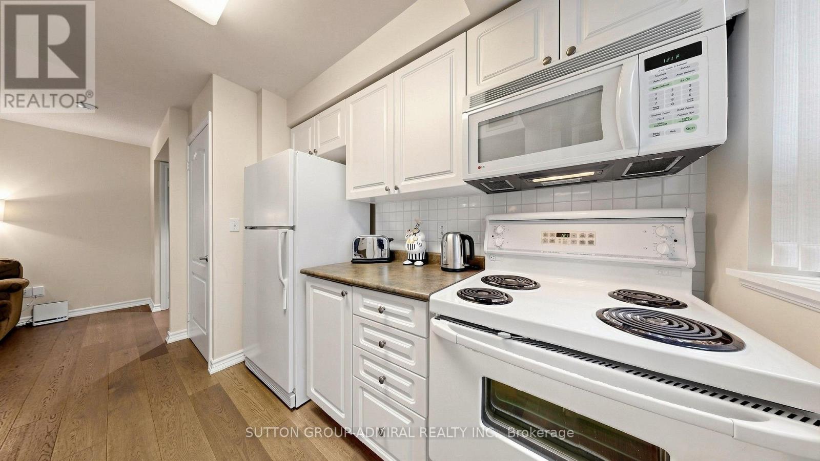 #701 30 HAYDEN STREET - 18