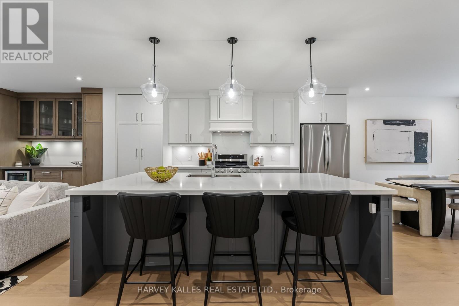 56 Glengarry Avenue, Toronto, ON photo 10