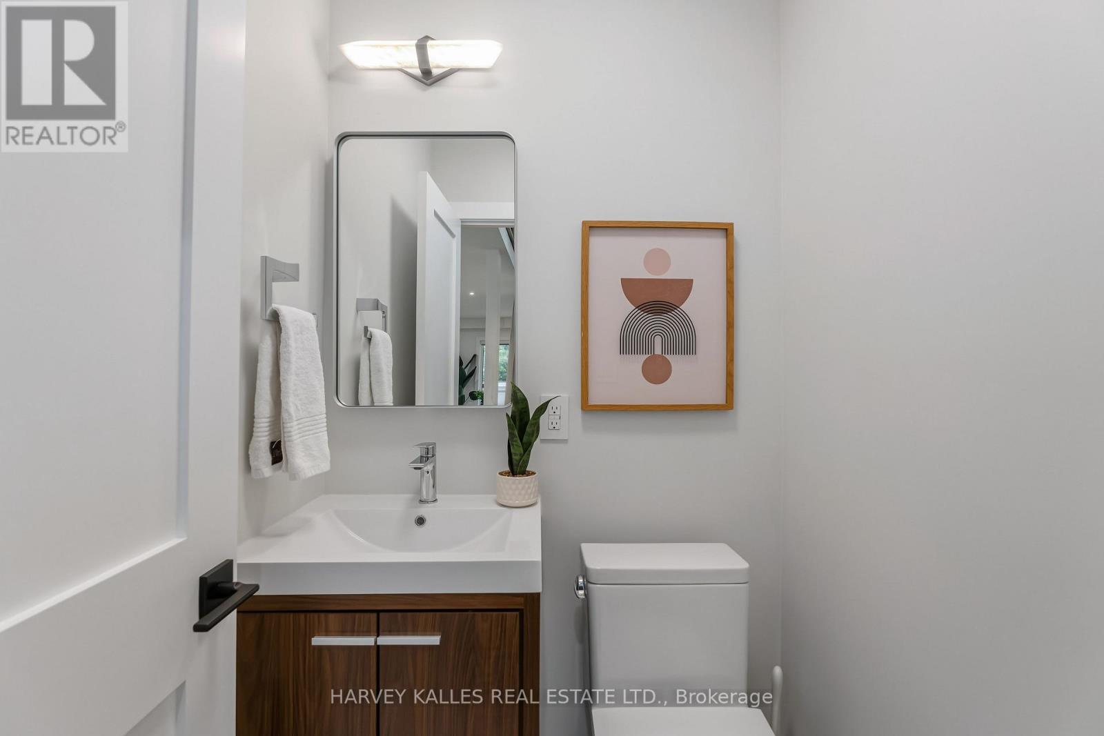 56 Glengarry Avenue, Toronto, ON photo 21