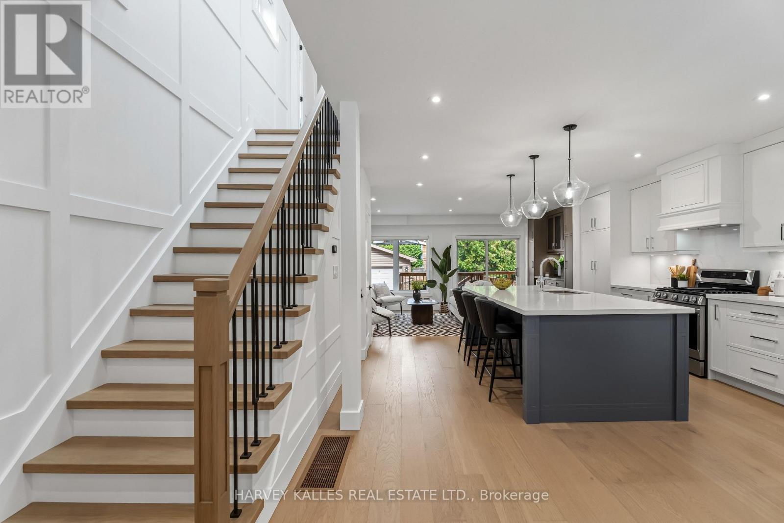 56 Glengarry Avenue, Toronto, ON photo 22