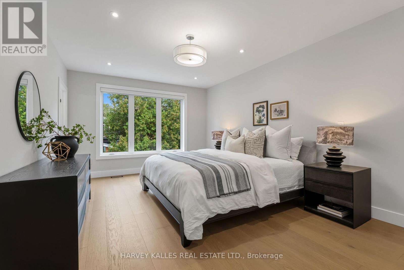 56 Glengarry Avenue, Toronto, ON photo 25