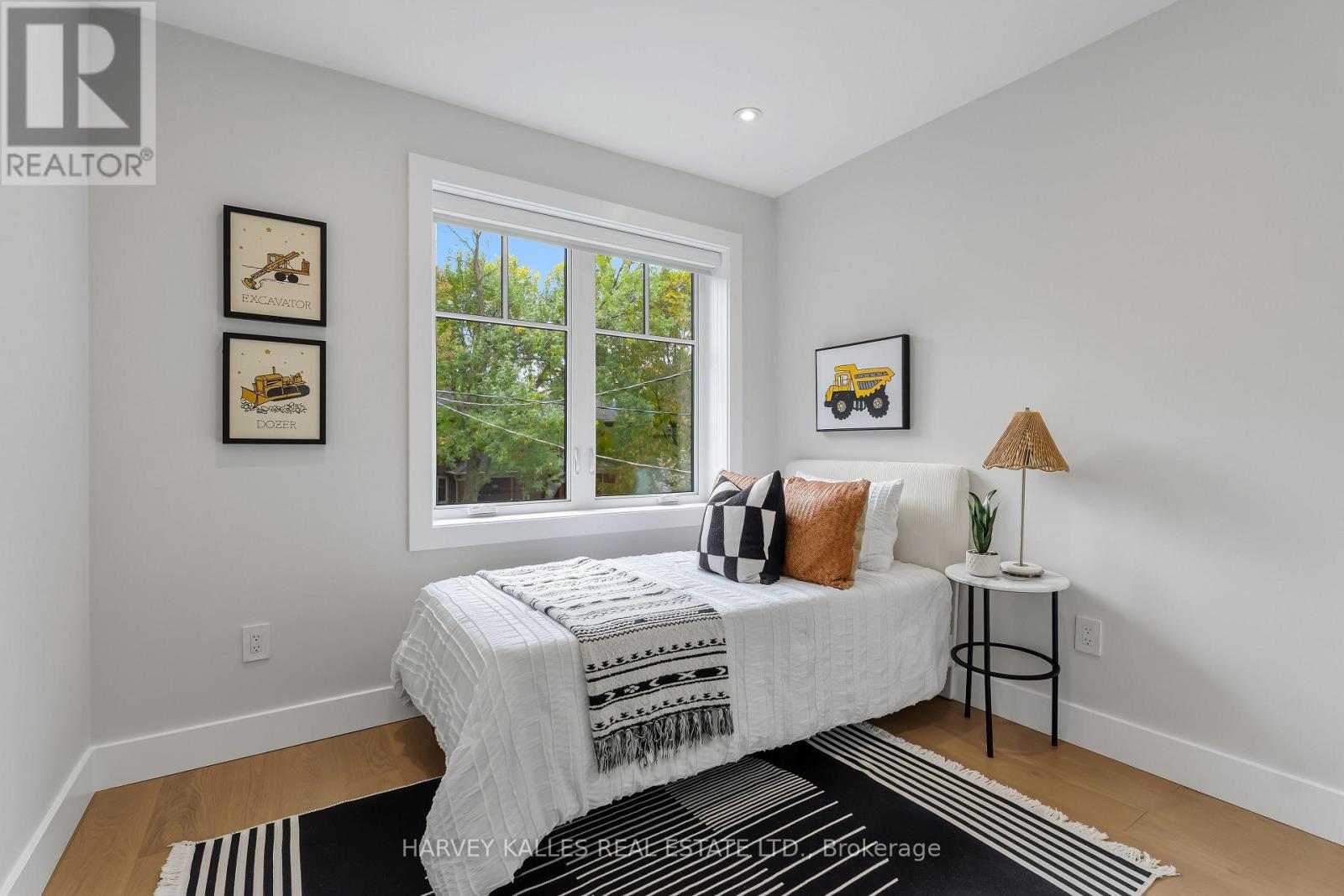 56 Glengarry Avenue, Toronto, ON photo 30
