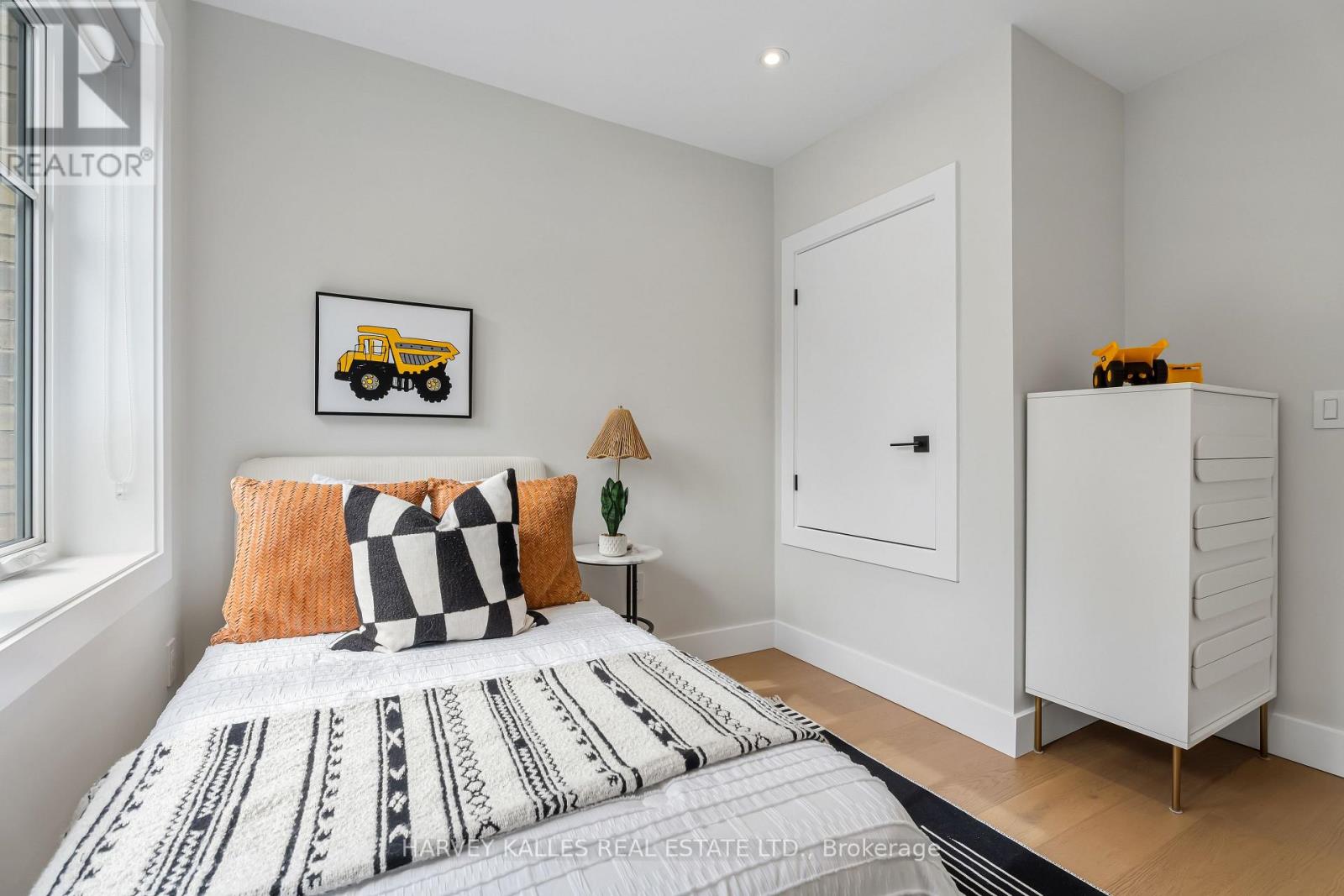 56 Glengarry Avenue, Toronto, ON photo 31