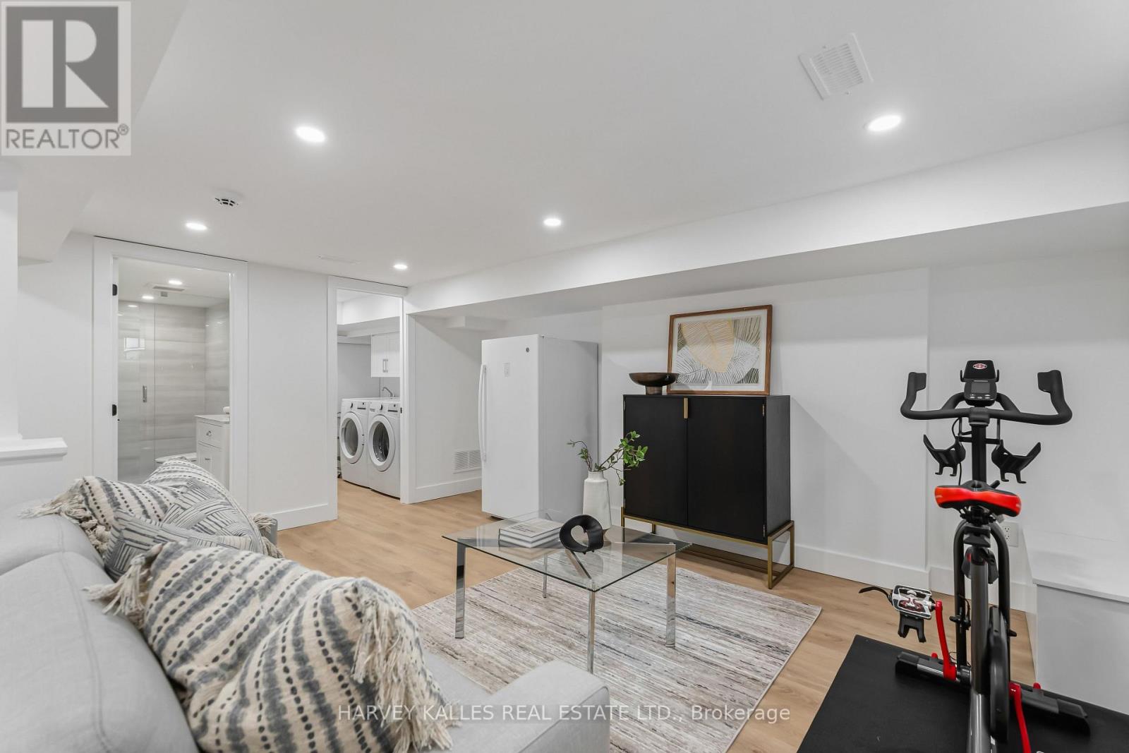 56 Glengarry Avenue, Toronto, ON photo 35