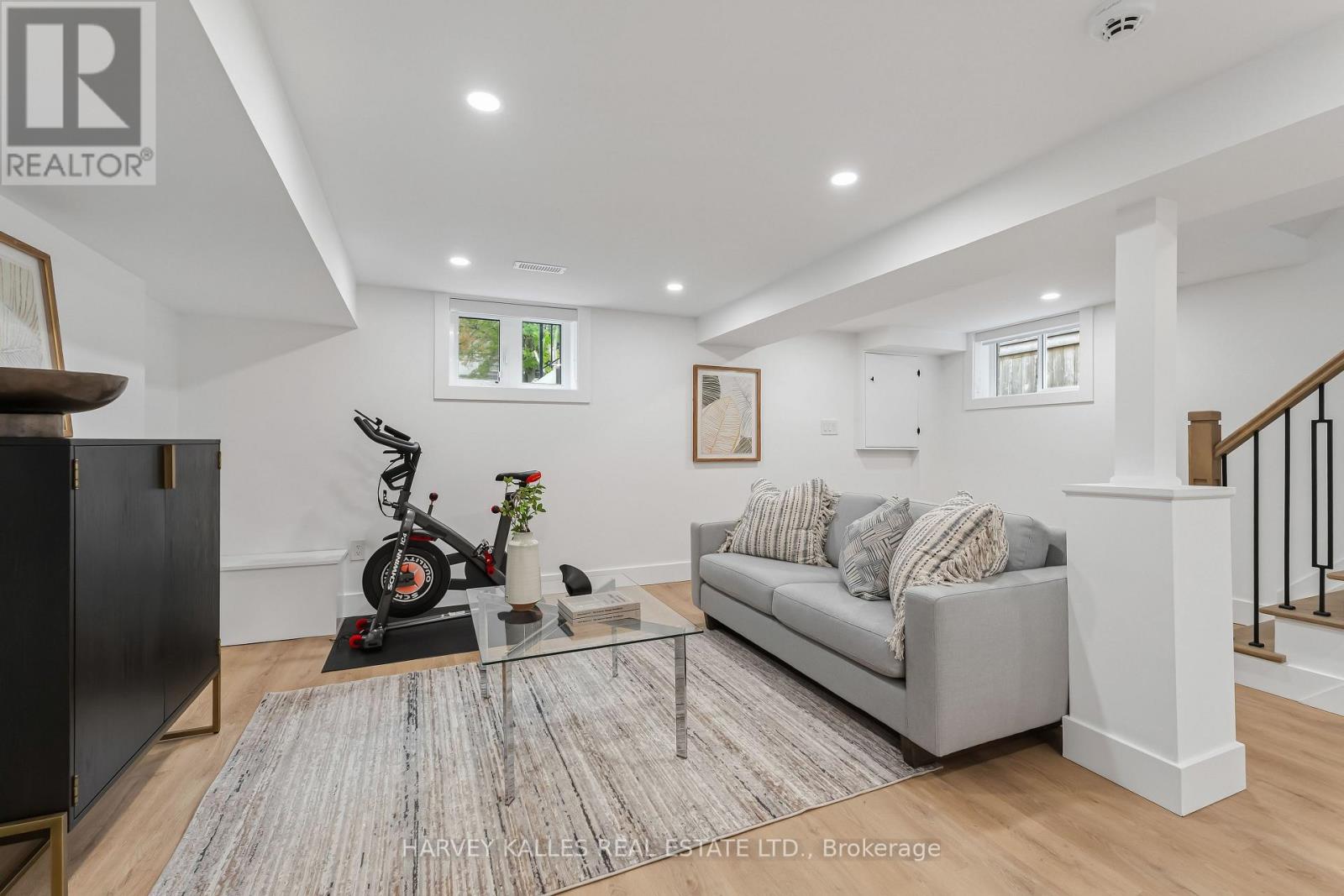56 Glengarry Avenue, Toronto, ON photo 36