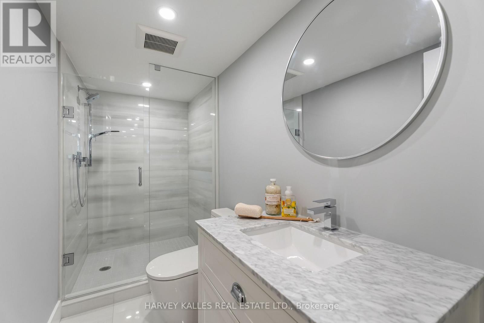 56 Glengarry Avenue, Toronto, ON photo 39