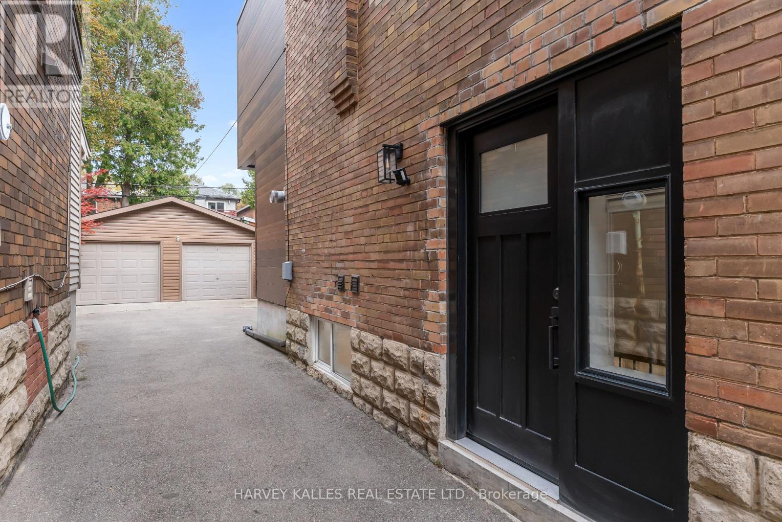 56 Glengarry Avenue, Toronto, ON photo 49