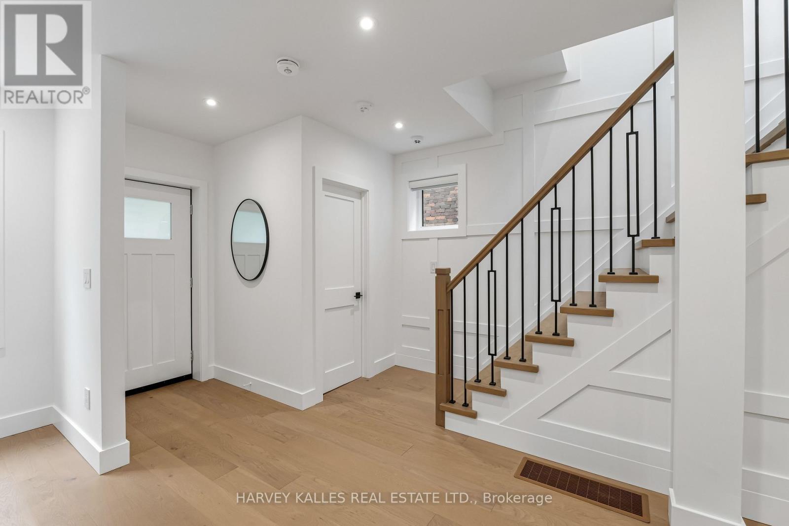 56 Glengarry Avenue, Toronto, ON photo 5
