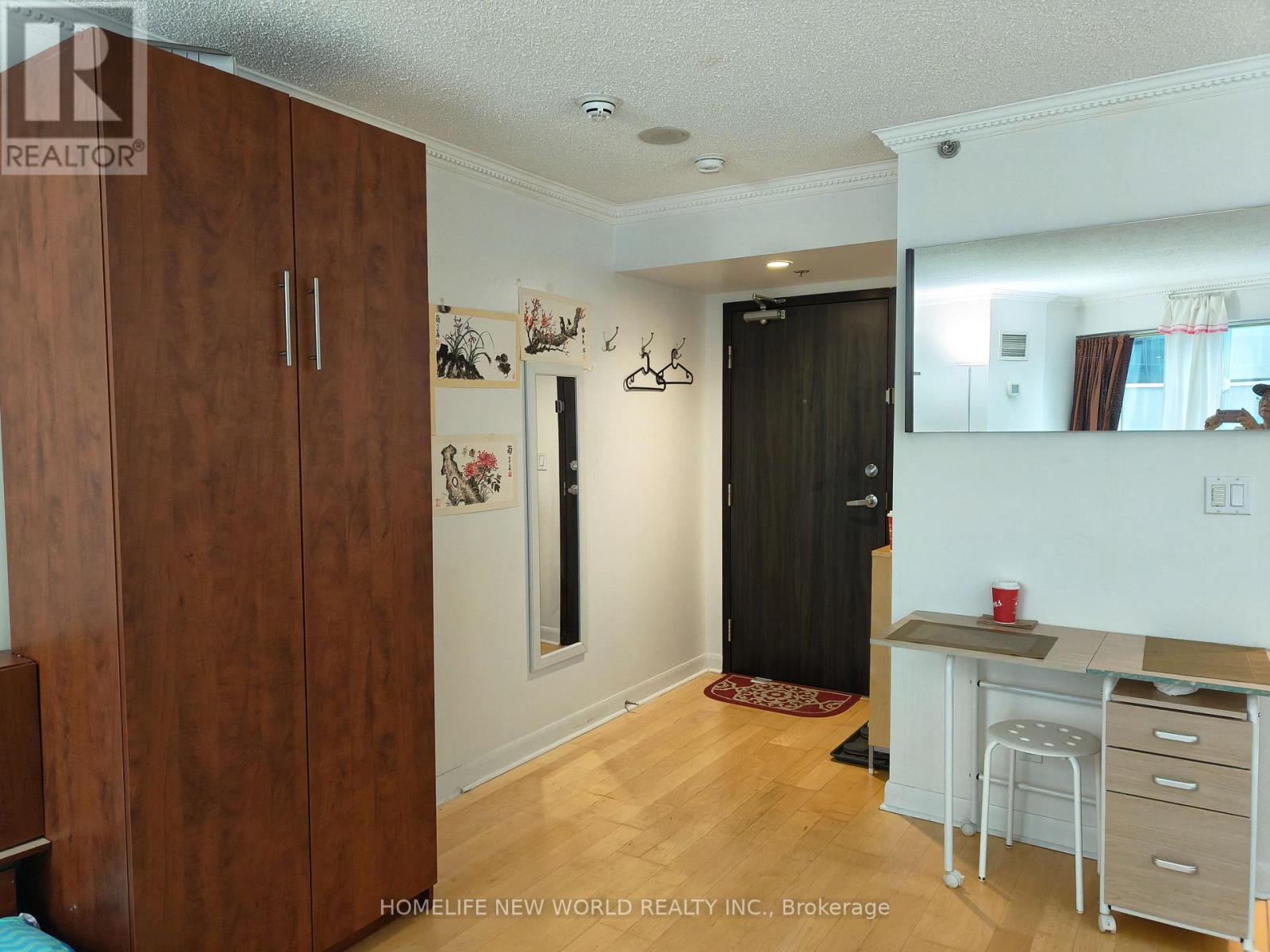 #911 210 VICTORIA STREET - 14