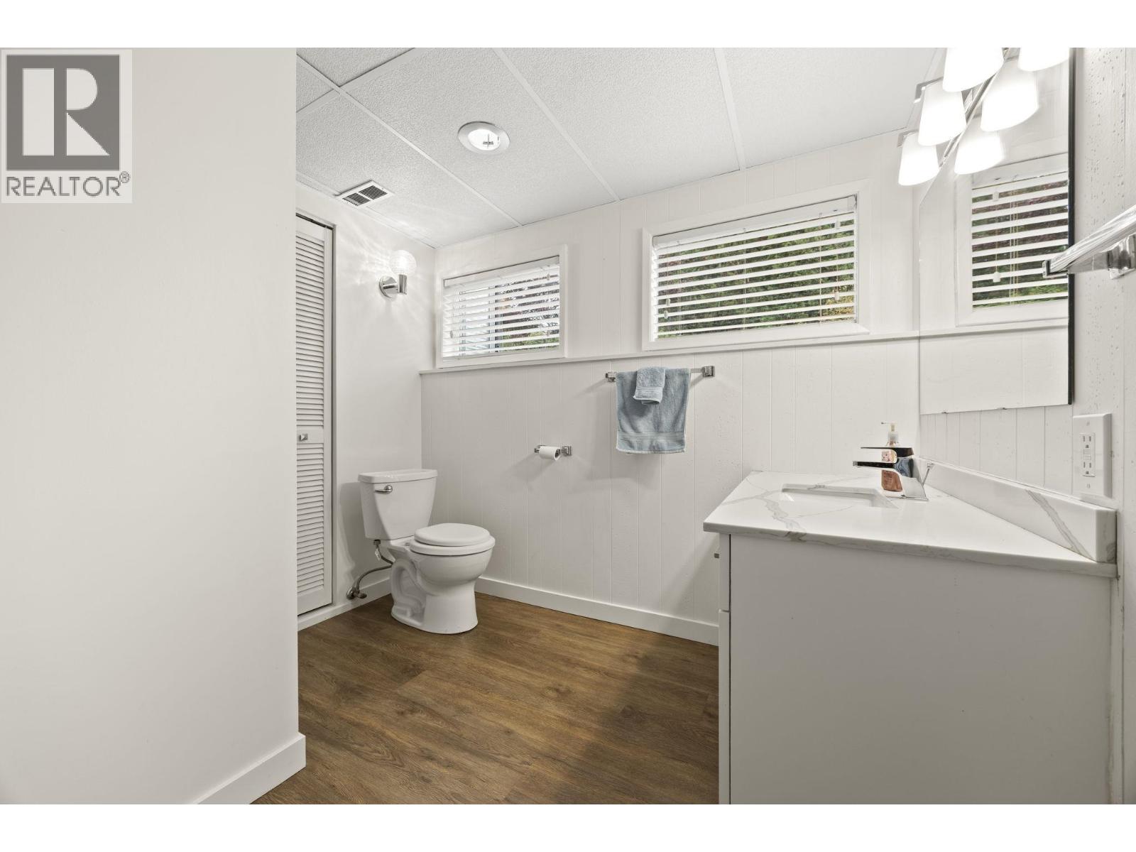 429 NEWLANDS ROAD, West Vancouver