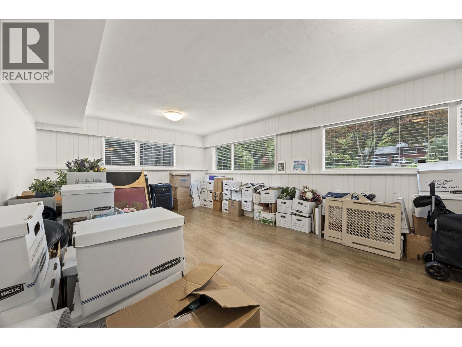 429 NEWLANDS ROAD, West Vancouver