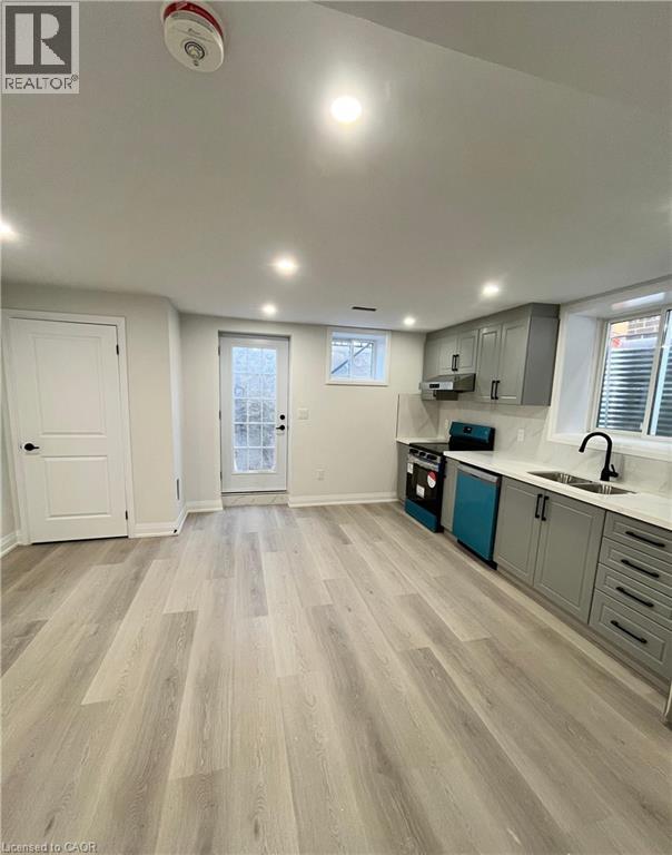 27 WILLIAM NADOR Street Unit# Lower — photo 2
