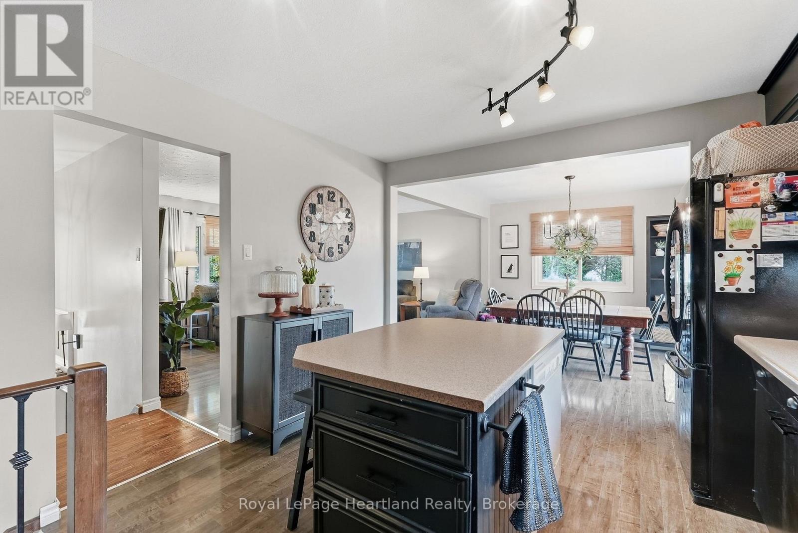 11 WILLIAM STREET N - Image 14