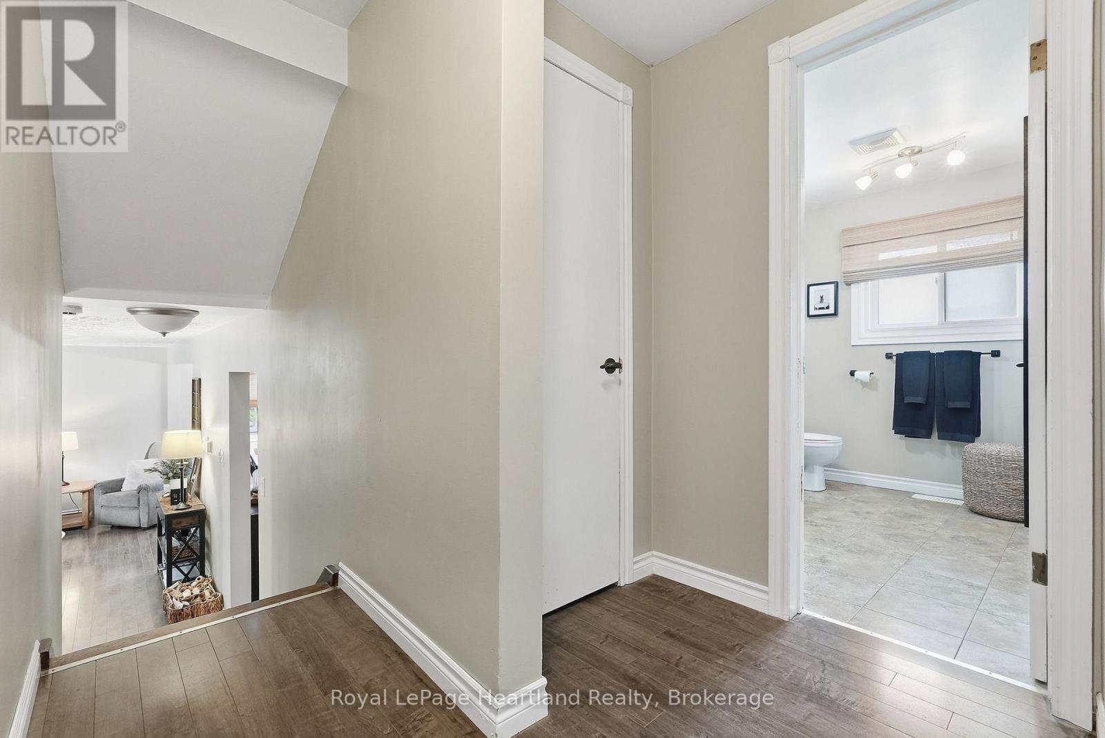 11 WILLIAM STREET N - Image 15