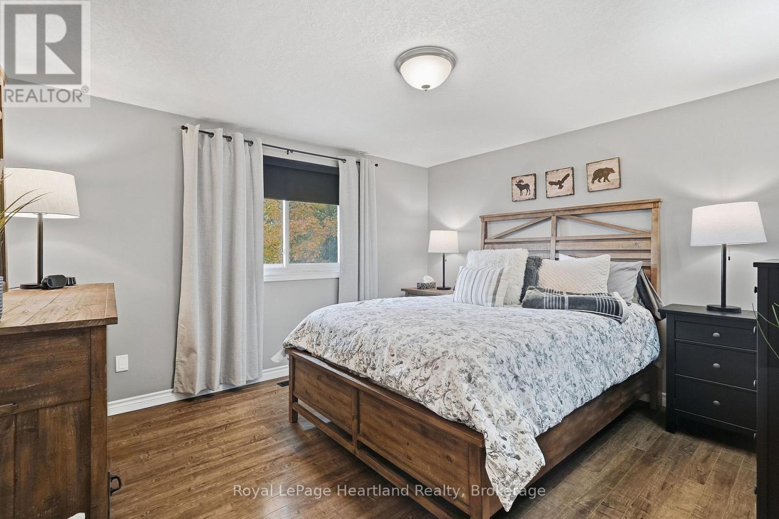 11 WILLIAM STREET N - 18