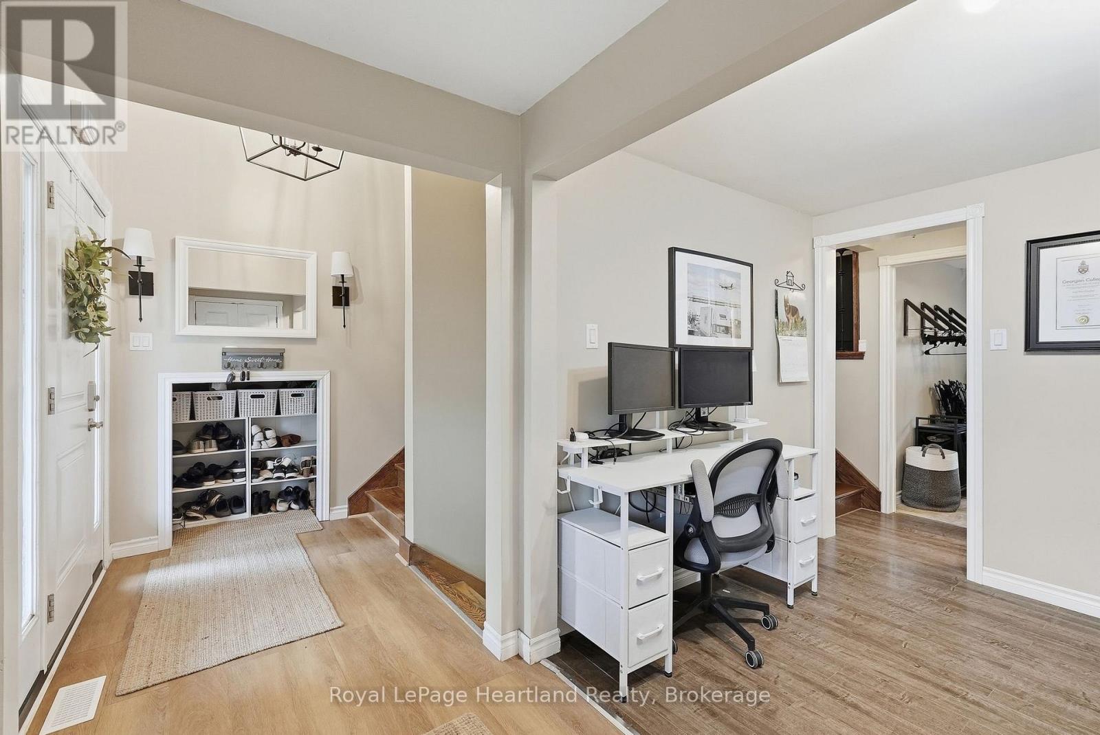 11 WILLIAM STREET N - 22