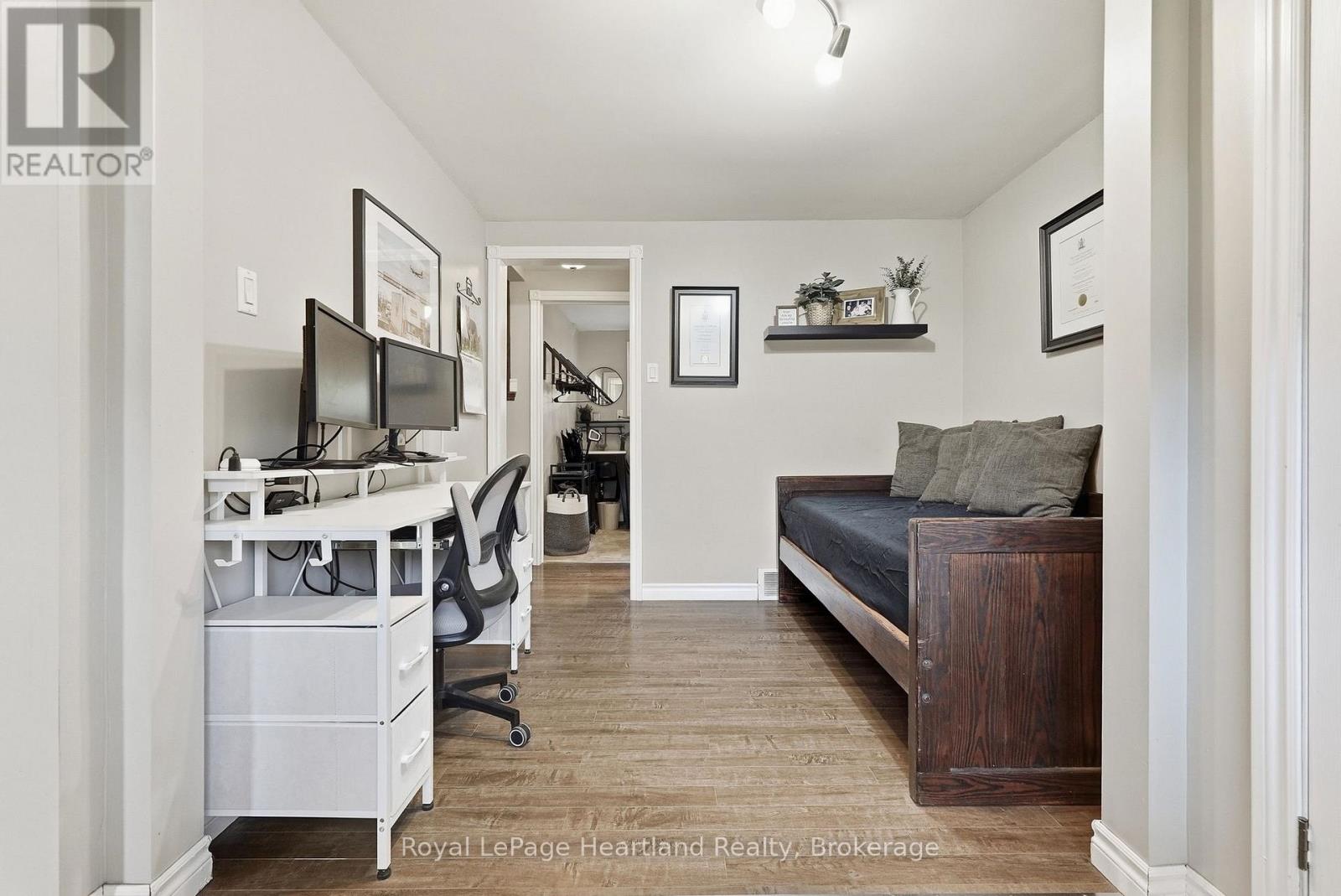 11 WILLIAM STREET N - Image 23