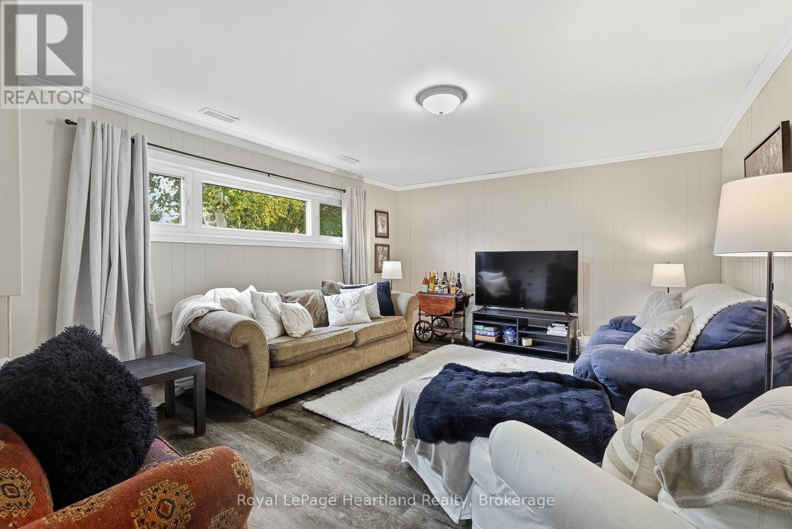 11 WILLIAM STREET N - 27
