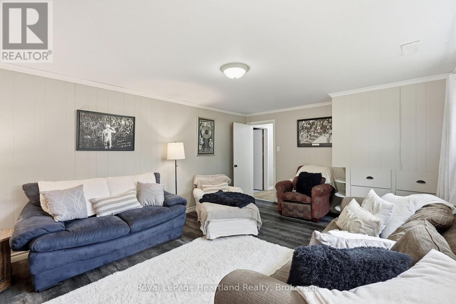 11 WILLIAM STREET N - Image 28
