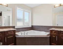 5216 Mullen Ct Nw, Edmonton, AB T6R0R2 Photo 43