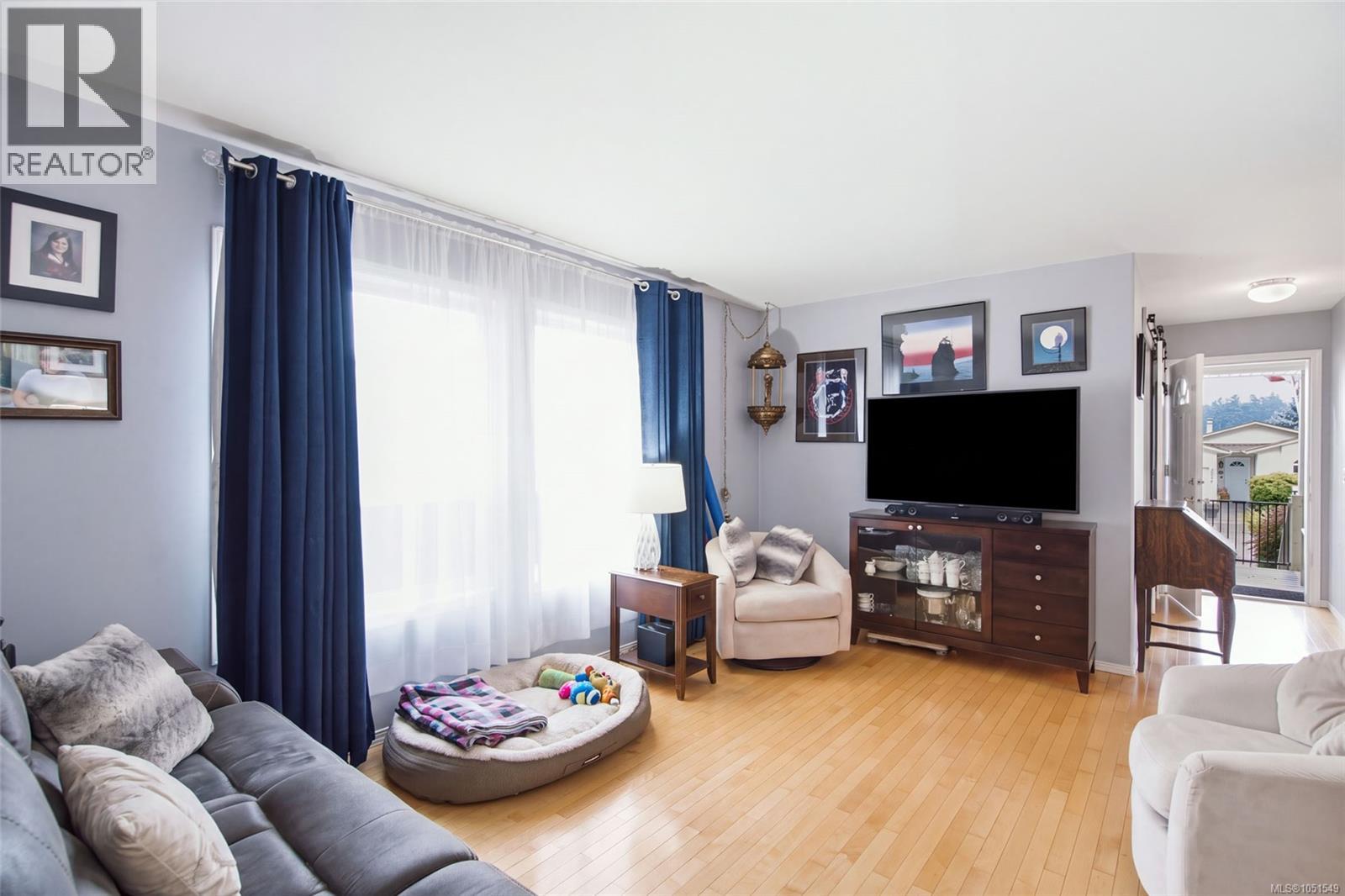 3948 Valewood Dr - Image 3
