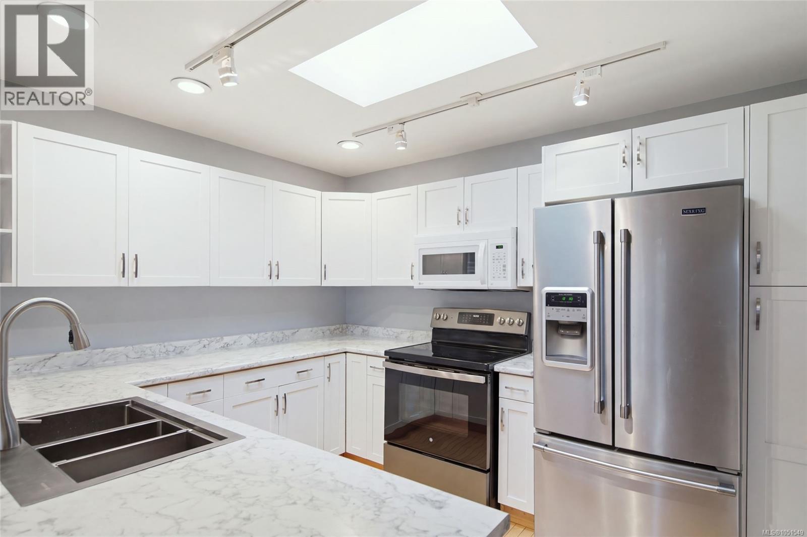 3948 Valewood Dr - Image 6