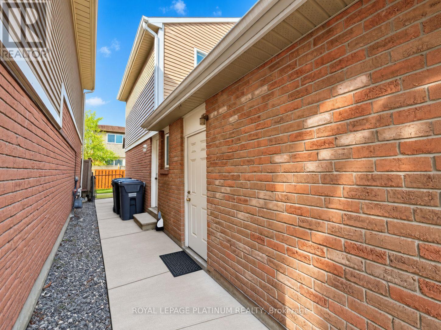 16 JOSHUA COURT - 33