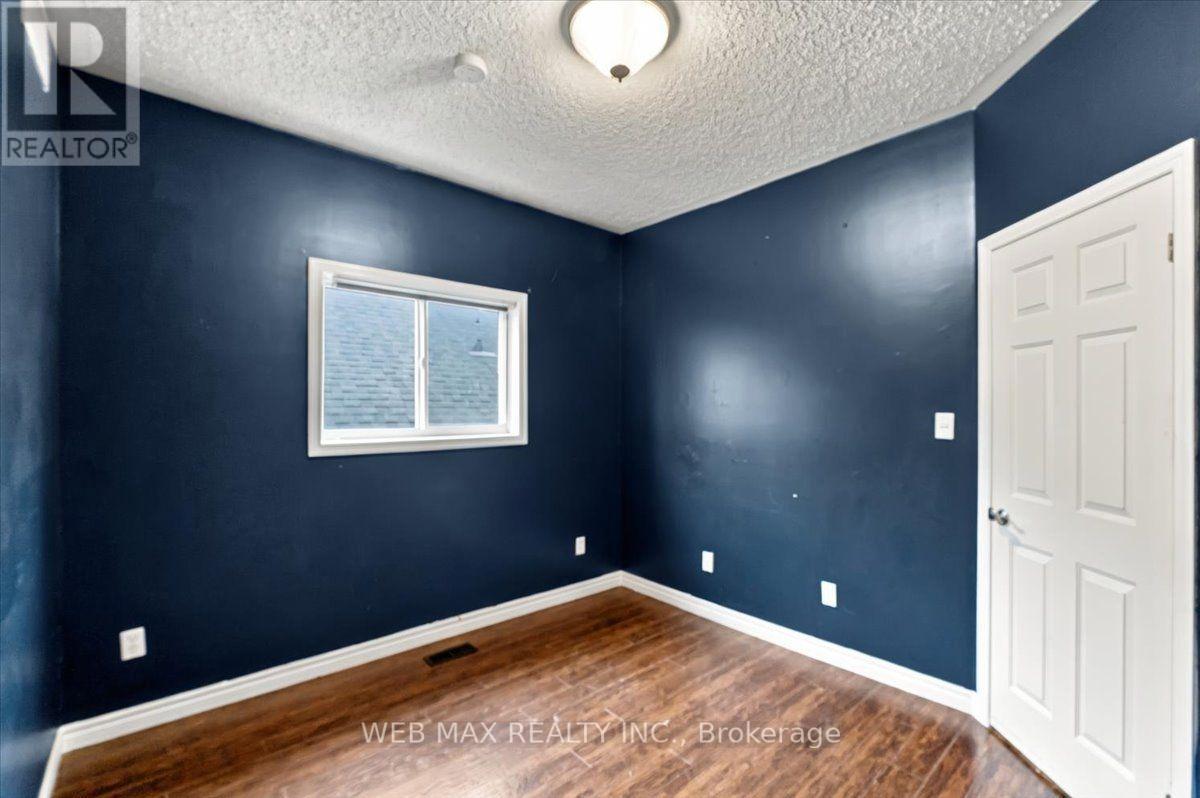 7 DUDLEY COURT - 17