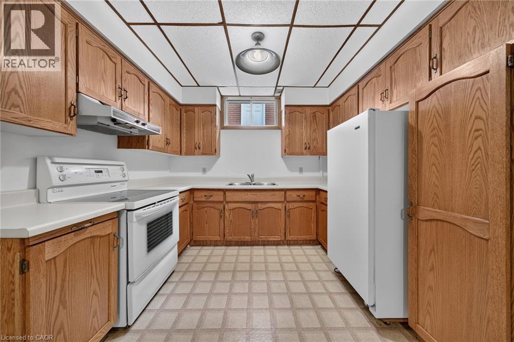 1163 GREENHILL Avenue - Image 33