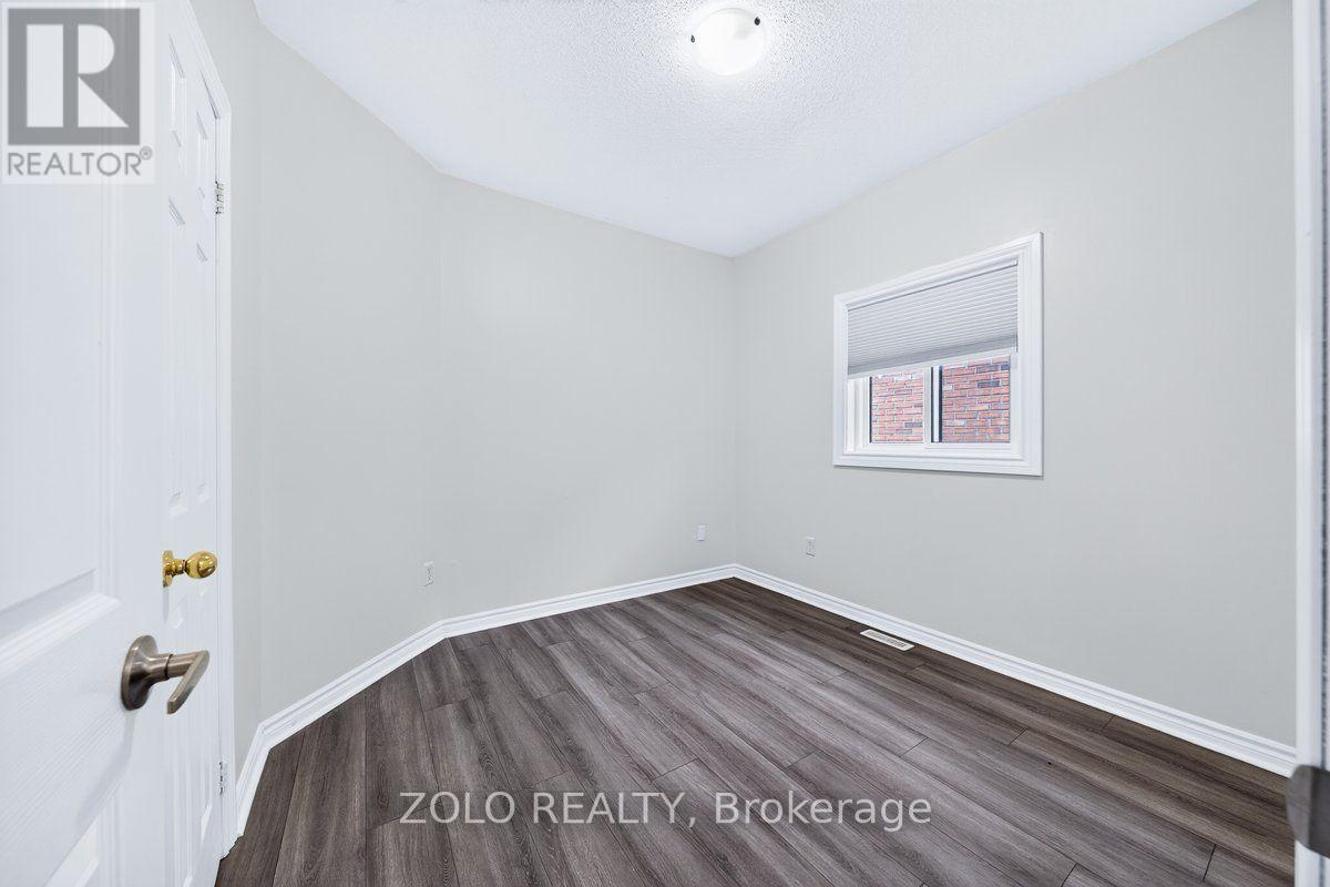 16 Esther Drive, Barrie photo 12