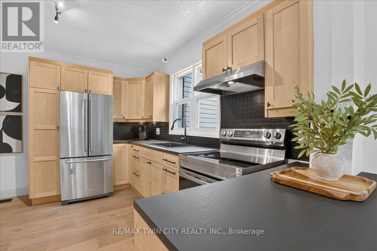 67 ARNOLD STREET - 19