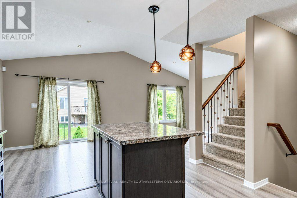 1651 Crimson Crescent, Kingston, ON photo 9