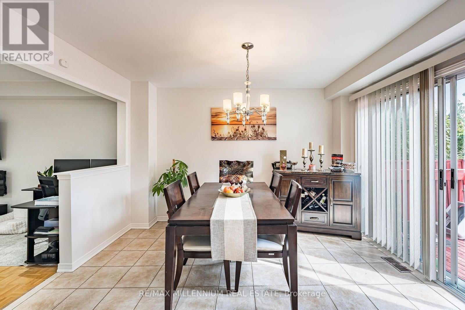 Photo 15 of 90 Ronan Crescent, Vaughan (Sonoma Heights)