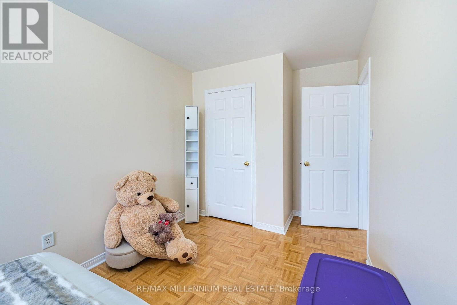 Photo 35 of 90 Ronan Crescent, Vaughan (Sonoma Heights)