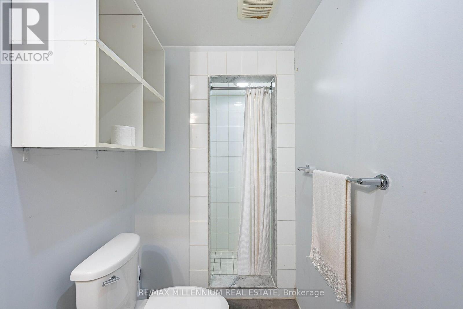 Photo 46 of 90 Ronan Crescent, Vaughan (Sonoma Heights)