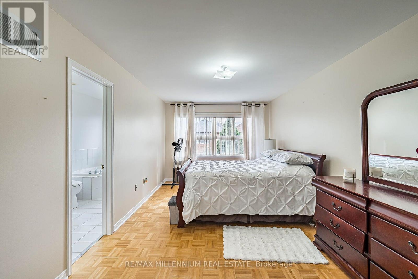 Photo 23 of 90 Ronan Crescent, Vaughan (Sonoma Heights)