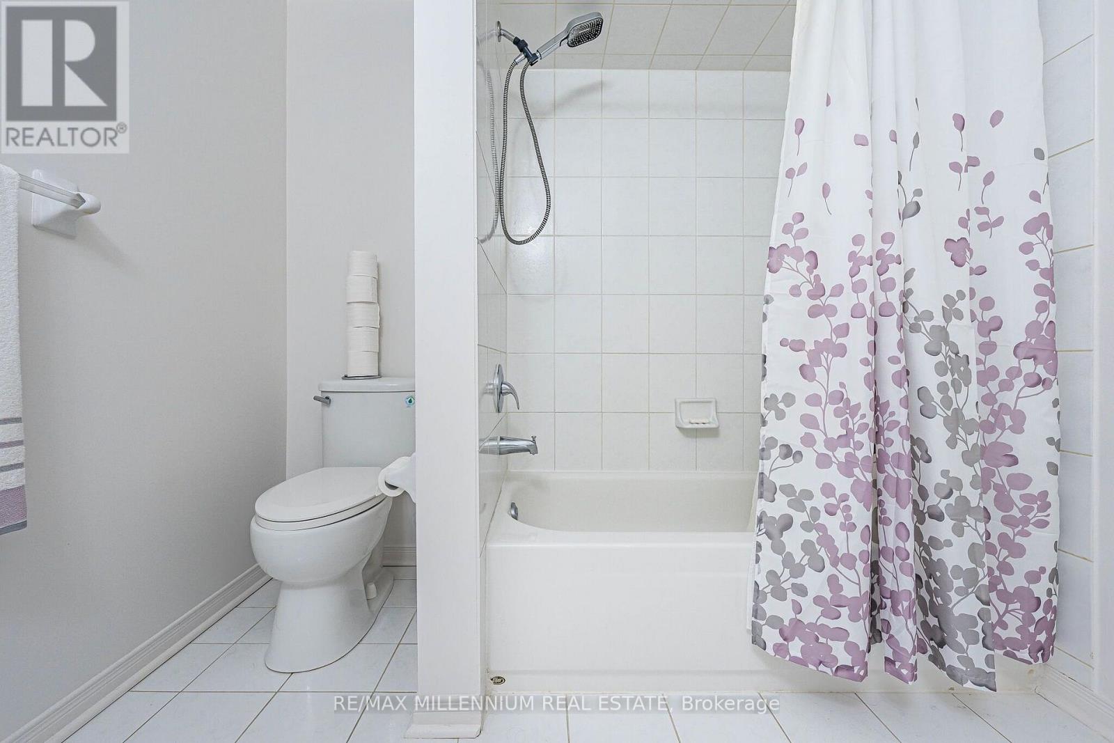 Photo 38 of 90 Ronan Crescent, Vaughan (Sonoma Heights)