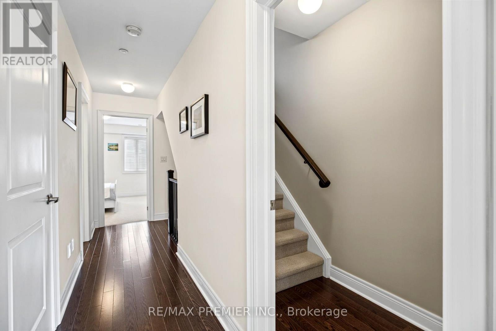 Photo 36 of 37 Nease Lane, Vaughan (West Woodbridge)