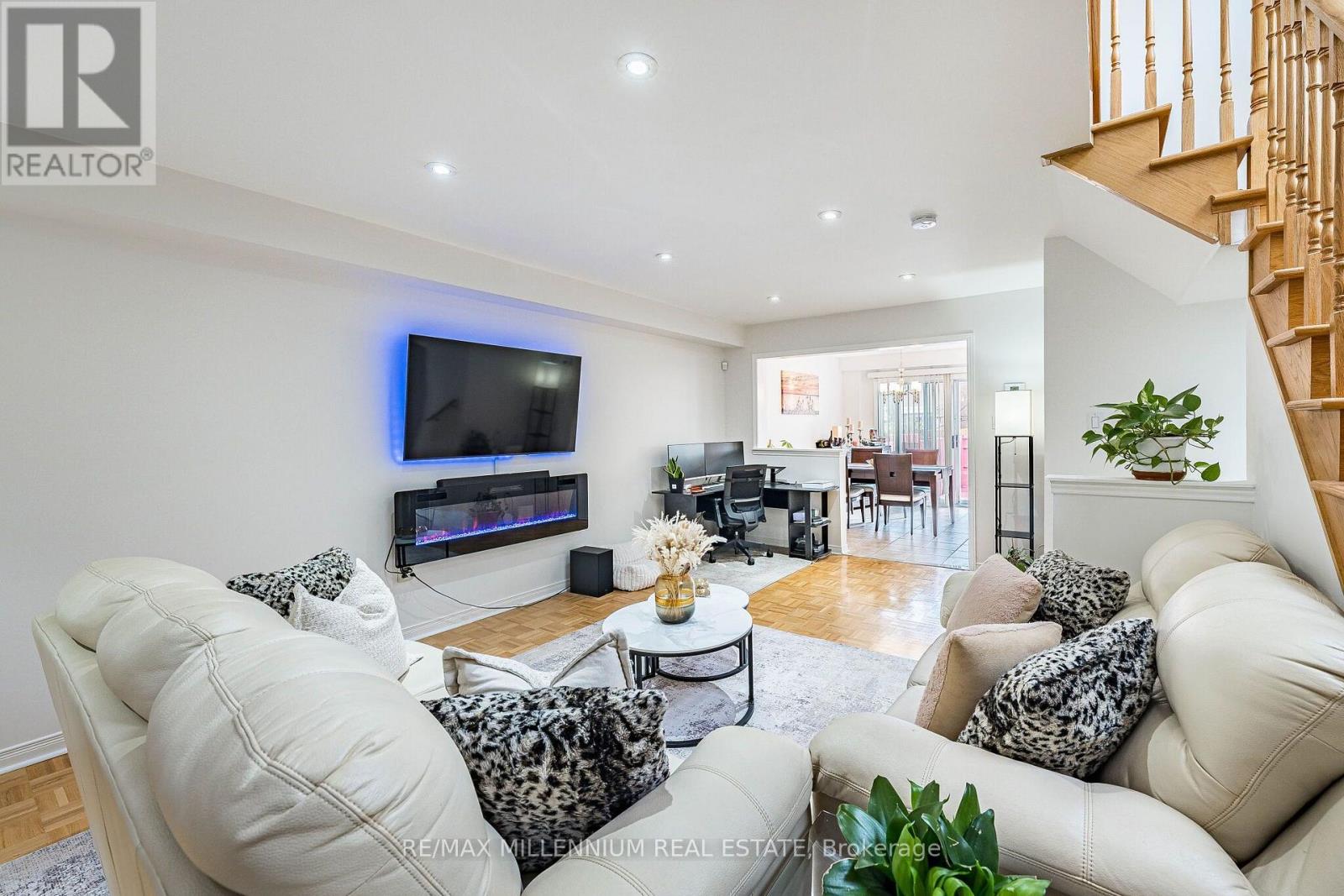 Photo 7 of 90 Ronan Crescent, Vaughan (Sonoma Heights)