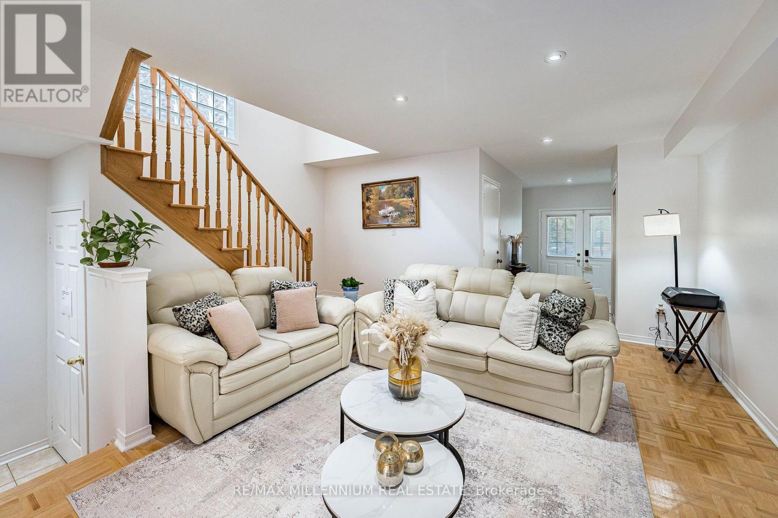 Photo 9 of 90 Ronan Crescent, Vaughan (Sonoma Heights)