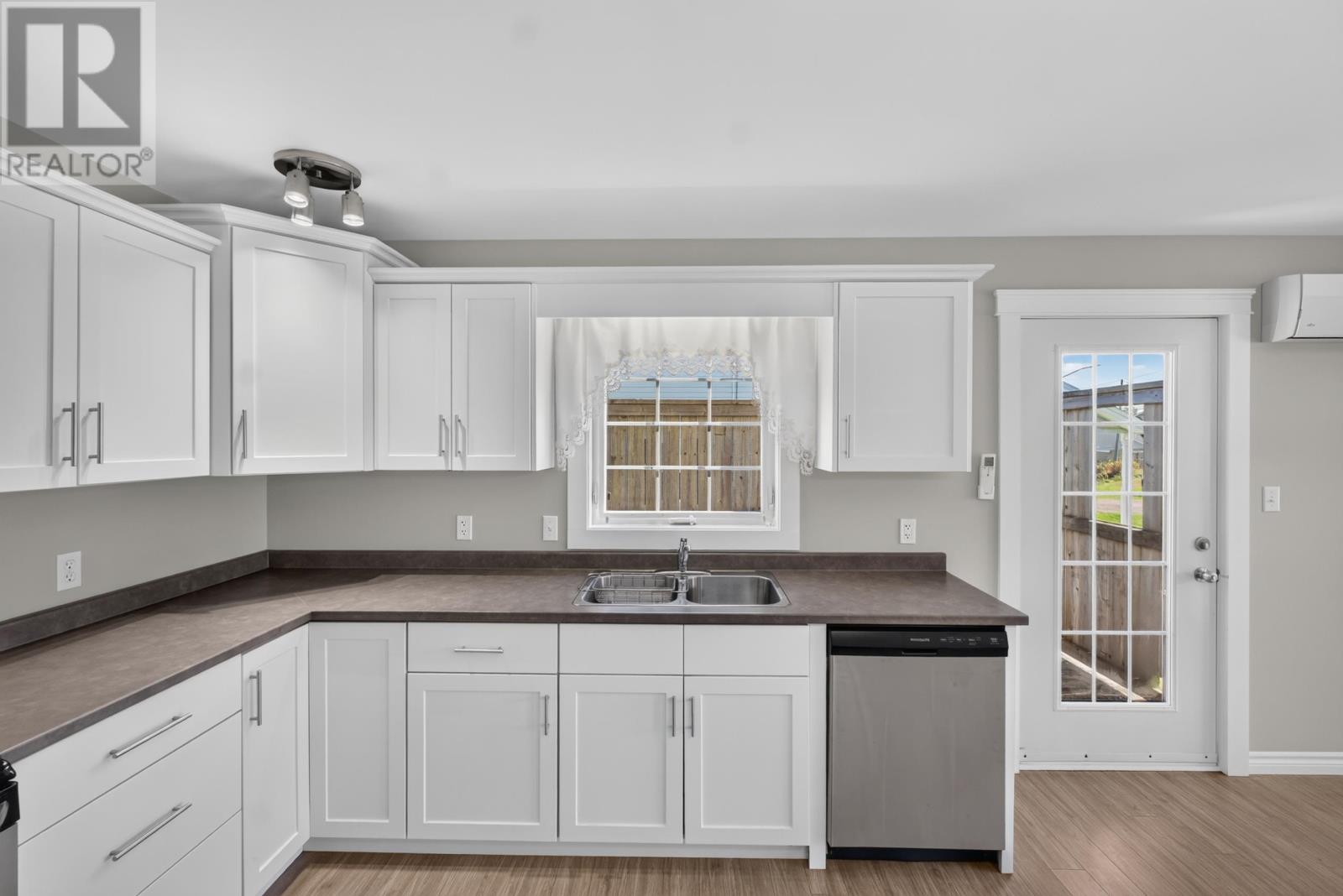 26 STEPHANIE Drive - Image 12
