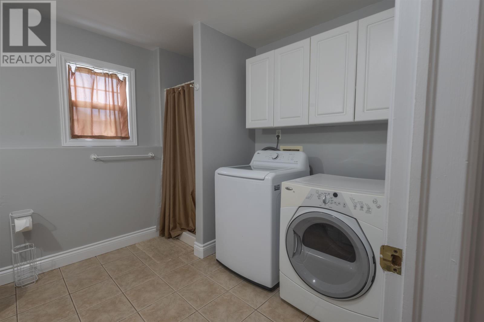 35 Barbour Circle - 33
