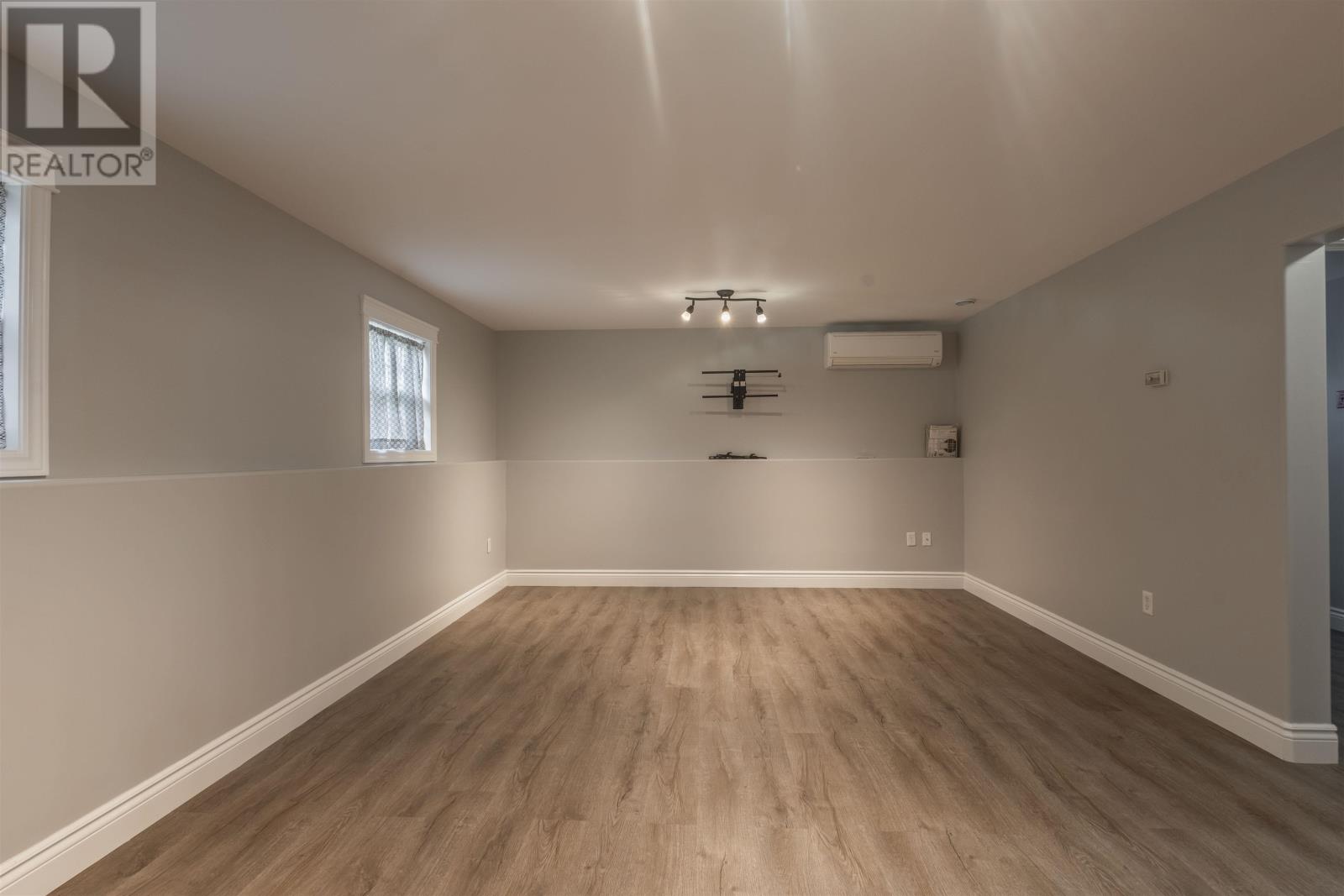 35 Barbour Circle - 41