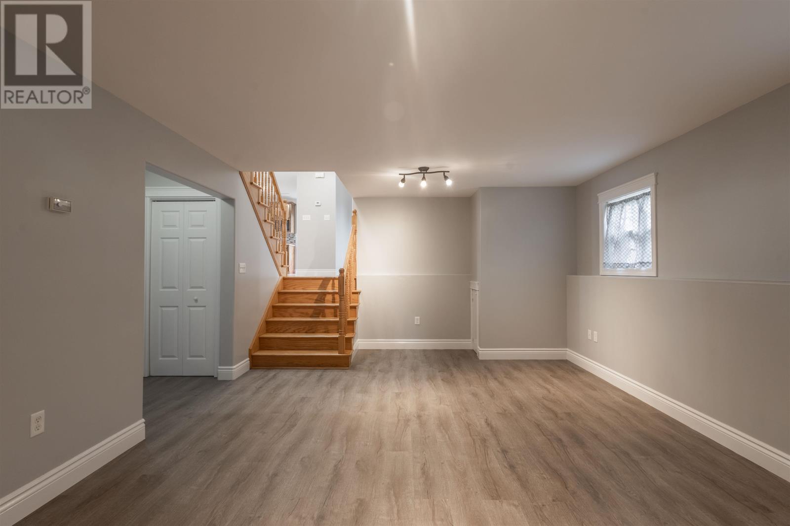 35 Barbour Circle - 42